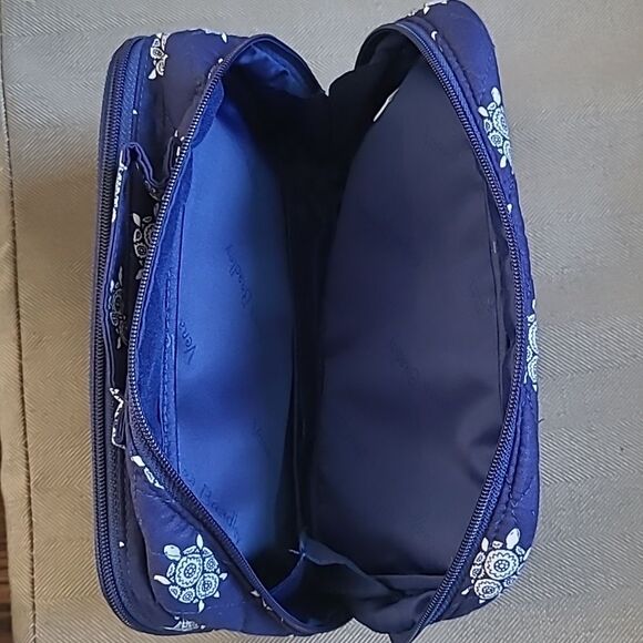 Vera Bradley Sea Turtle Blush And Brush Makeup Case NWOT - Picture 4 of 4